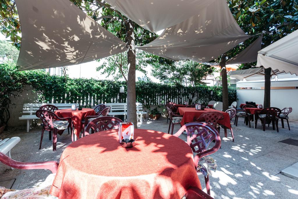Roma Hotel Pineto Exterior foto